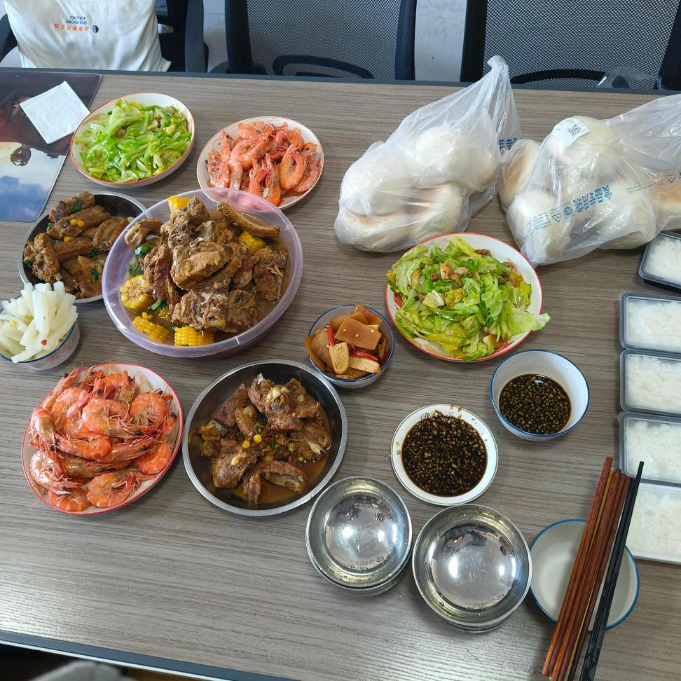 الرؤساء يطبخون الغداء للجميع!