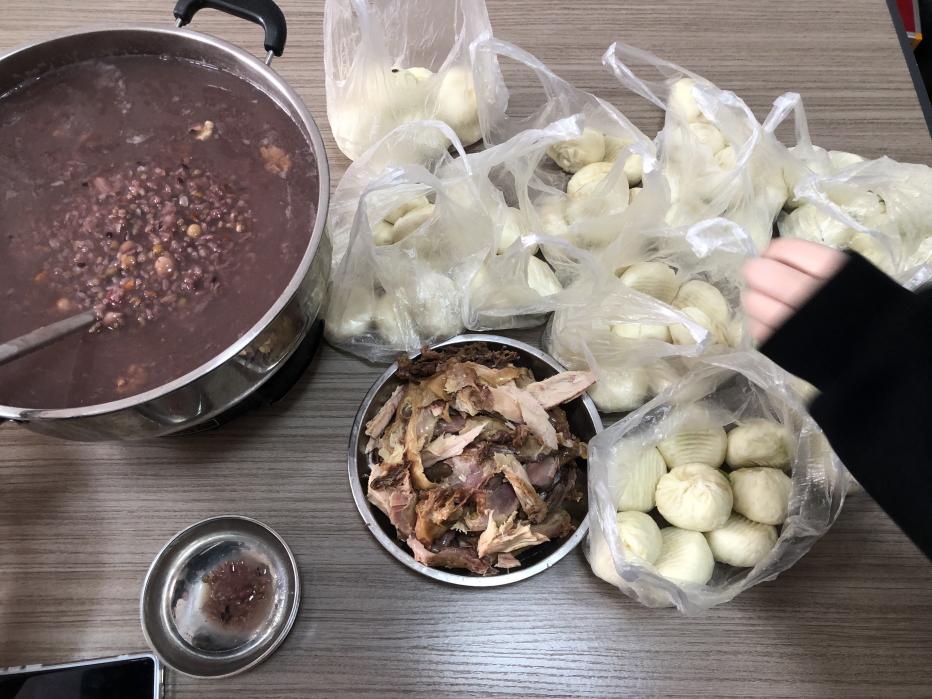 موظفو Zemeijia يحتفلون بمهرجان لابا