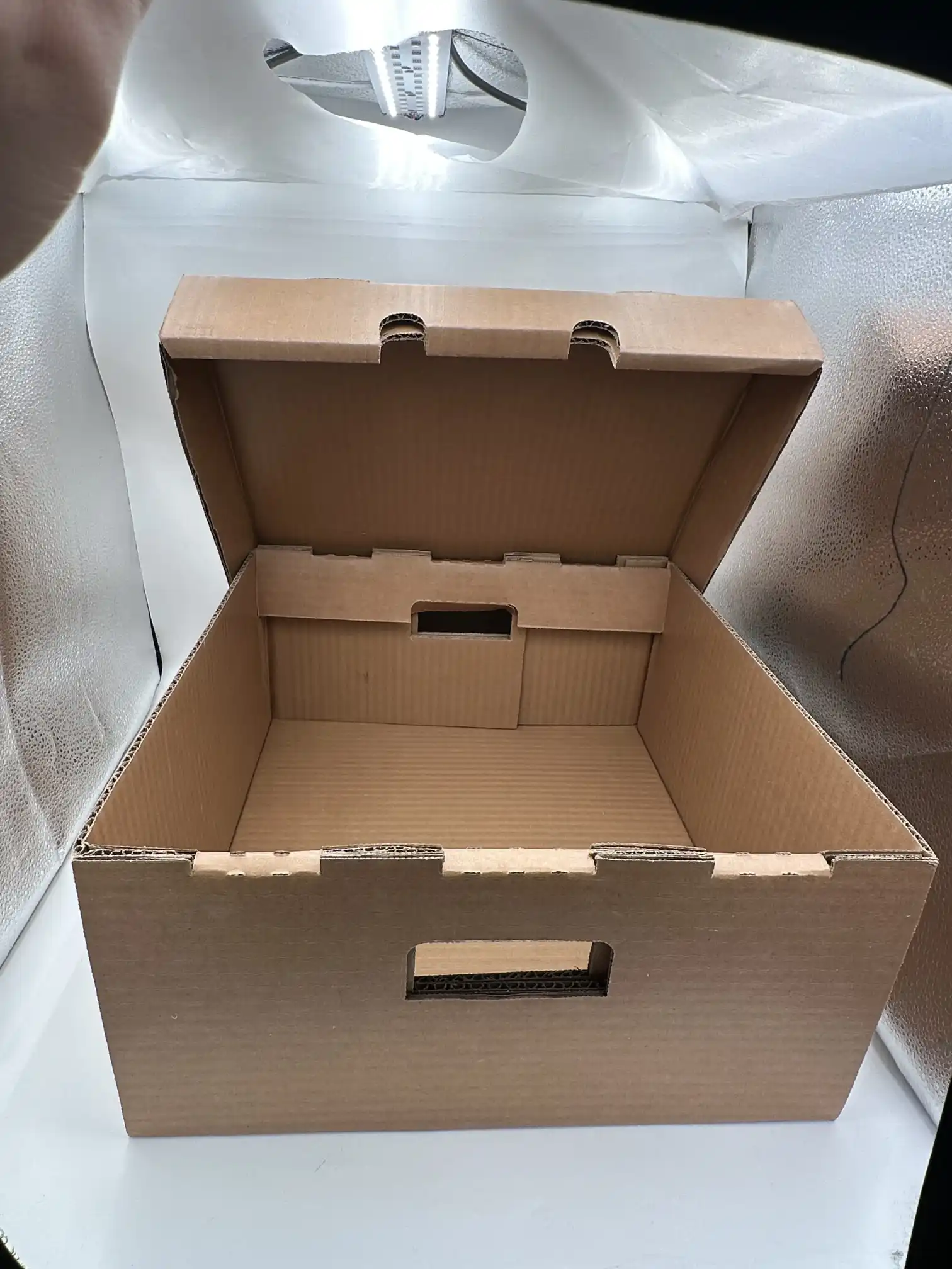 صندوق مموج كبير مشمع